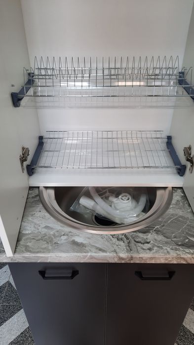 Продам тумбу с мойкой и сушкой