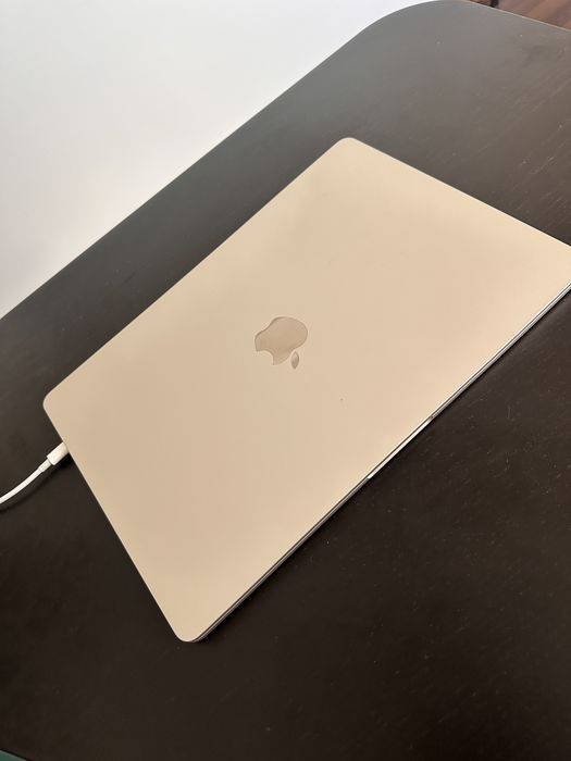 MacBook Air 15 M4 / 16GB / 512GB / Ca nou / Garanție