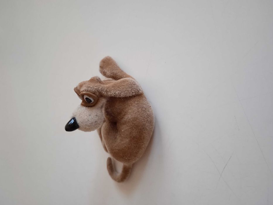 Колекционерска фигурка на куче покрита с нежно кадифе