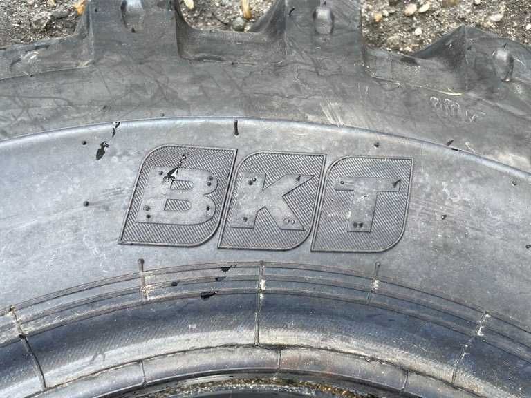 Anvelope noi 10.00-20 cu 16 pliuri marca BKT pentru excavator