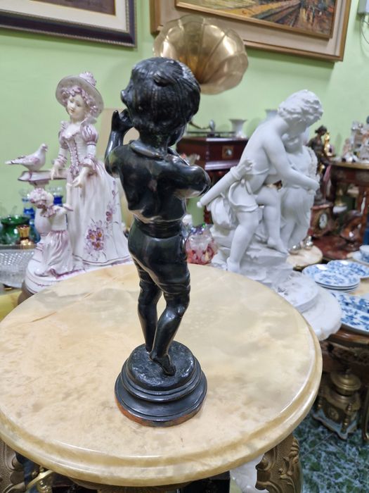 Стара френска антикварна колекционерска бронзова фигура