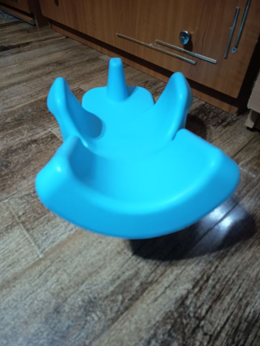 Vând suport pentru baie bebe-30ron