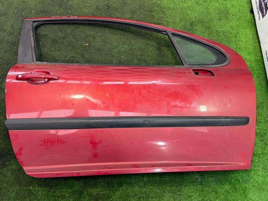 USA PORTIERA FATA DREAPTA PEUGEOT 207 1.4 BENZINA 2007 / BERLINA 3 USI COD OEM 9004AR 2006-2014