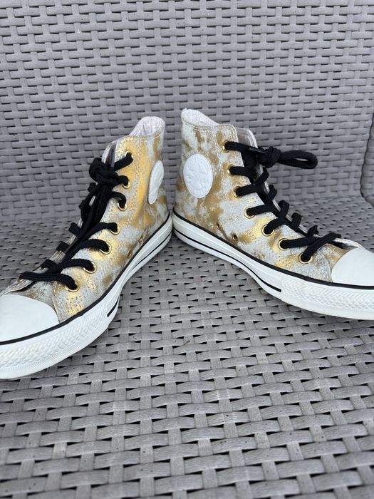 Vând Teneși Converse 38
