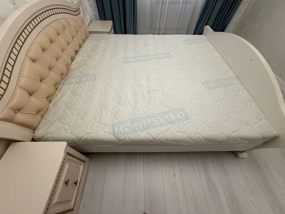 Спальная кровать