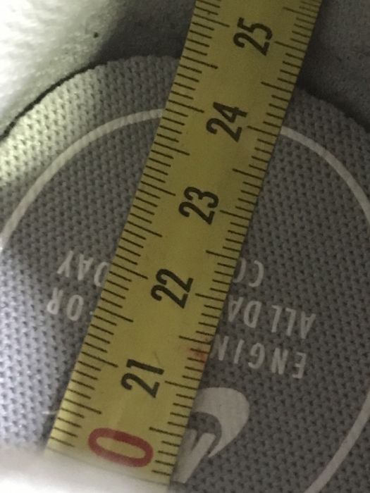 Маратонки ,, Nike Air max” номер 38,5