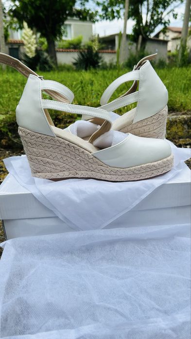 Високи обувки, летен модел, чисто нови