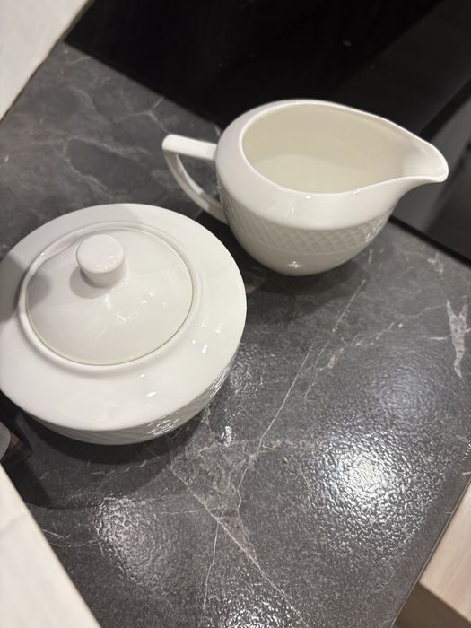 молочница с сахарницей