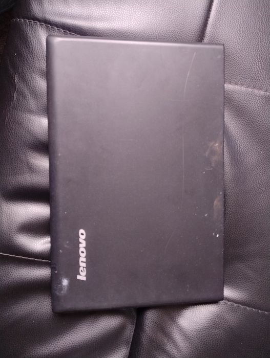 Pise leptop lenovo  i3 preț cu totul 150lei