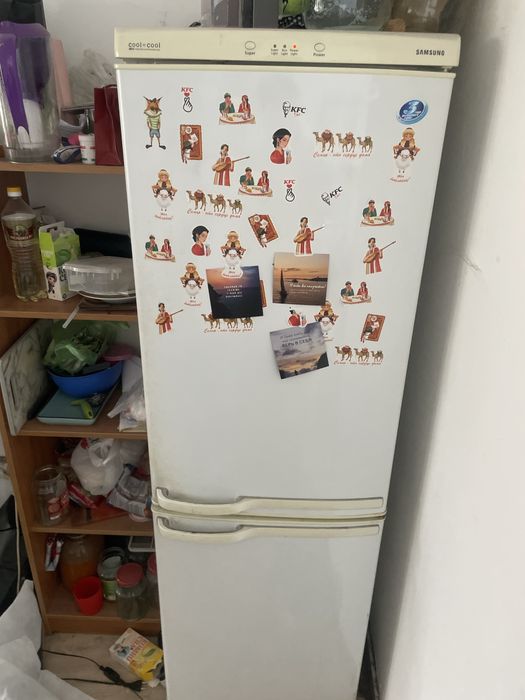 Продам холодильник,шкаф,стол