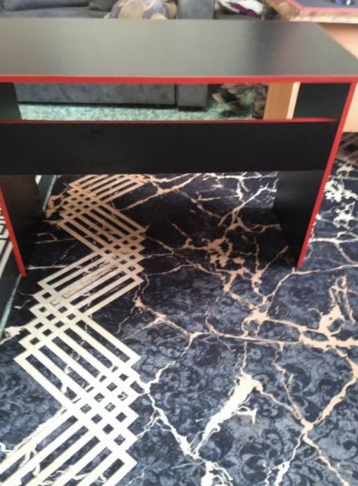 Стол компьютерный