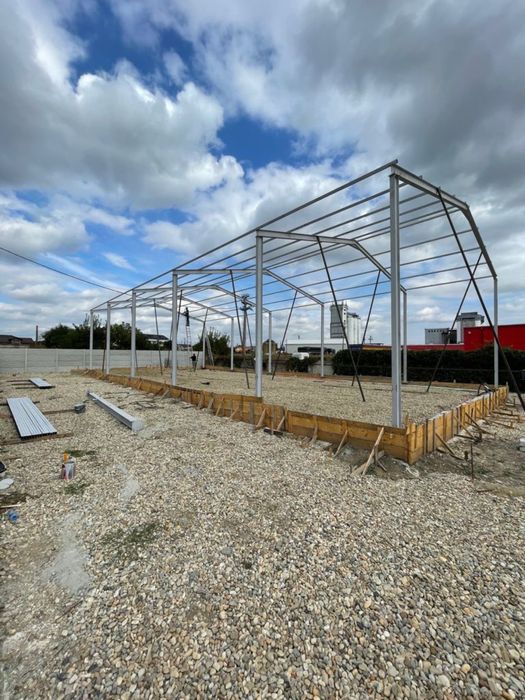 Vand hale metalice la super pret