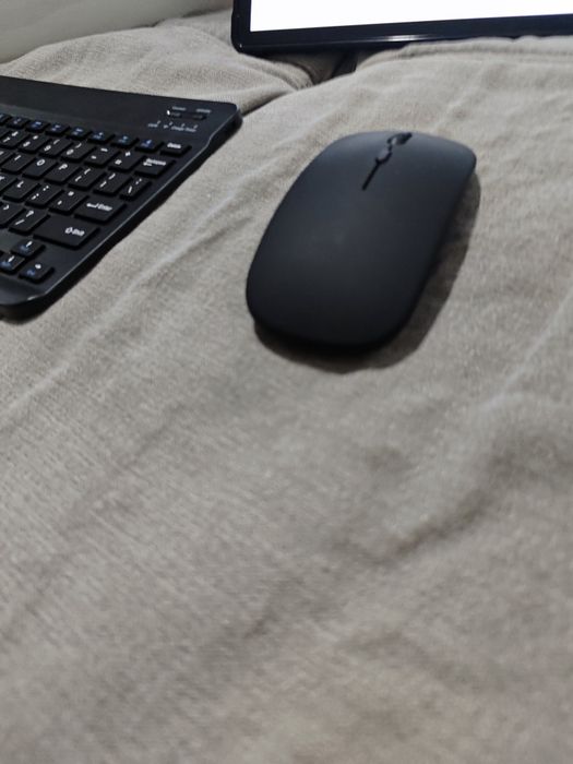 Vând tableta Panco P10, ROM: 1 TB, RAM: 16GB, Cu tastatura și Mouse