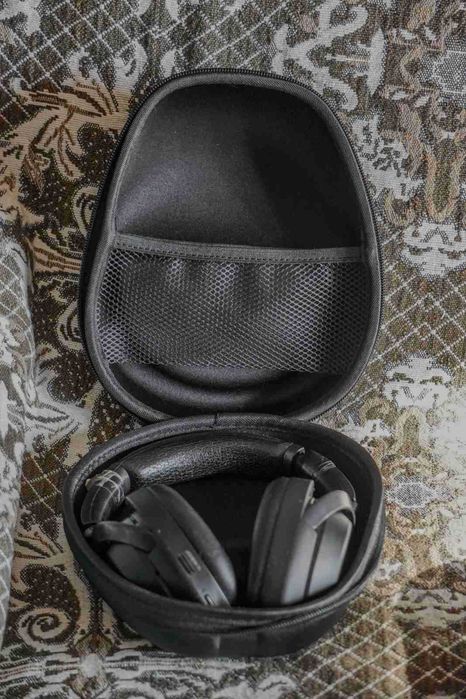 Кутия за слушалки
