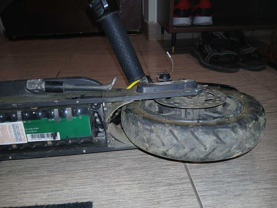 Trotineta electrica Scandal,by Pegas Romania,cu baterie buna pentru piese