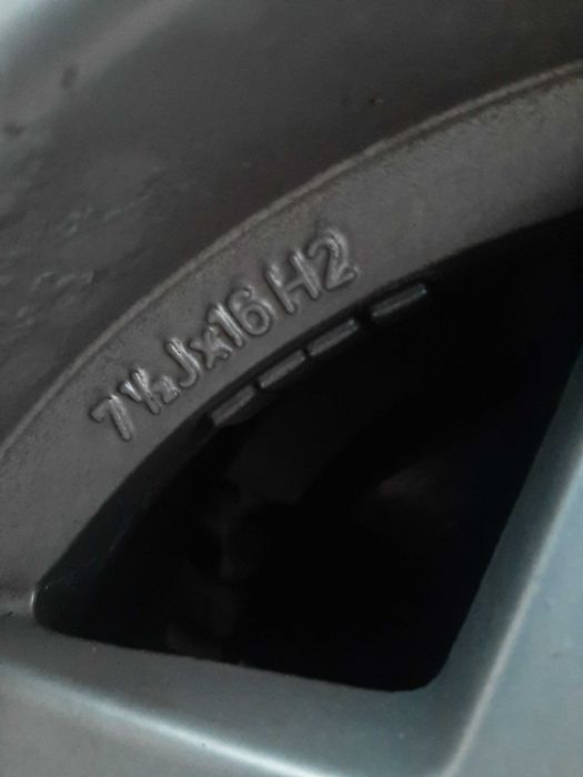Продавам Джанти + гуми