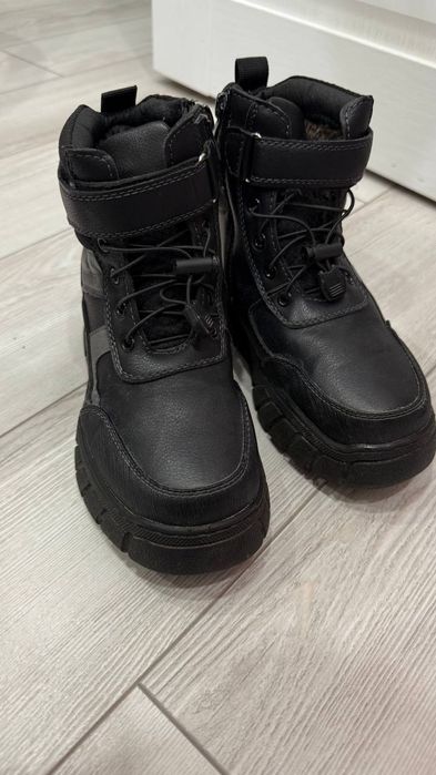 Зимние ботинки на мальчика 31-32 размеры