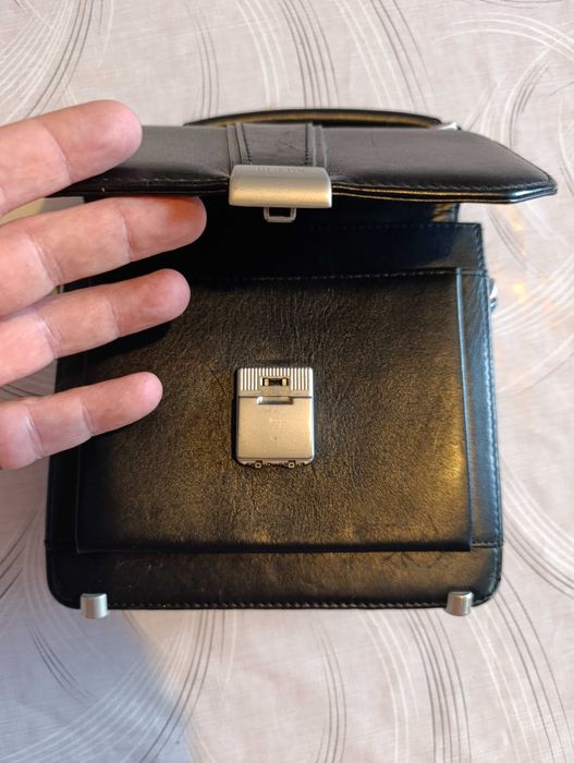 Елегантна кожена чанта PETEK – Стил и качество в едно