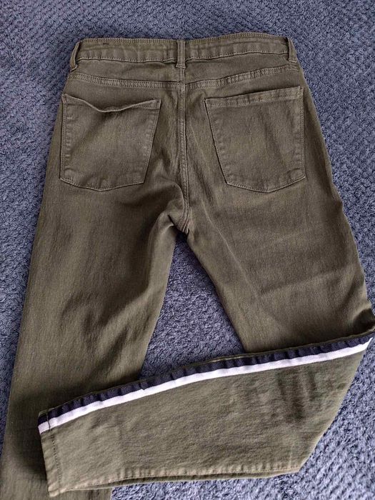 Дамски дънки цвят каки Bershka