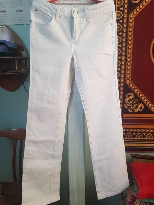 Белые женские брюки