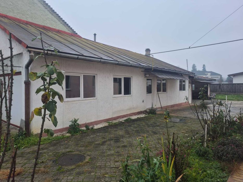 Casa cu teren de vanzare