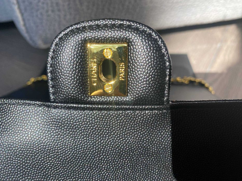 Geantă Chanel din Piele Neagră, Poseta Chanel din Piele Granulată