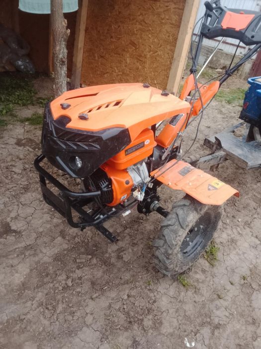 Vând motosapă detoolez 15 cp