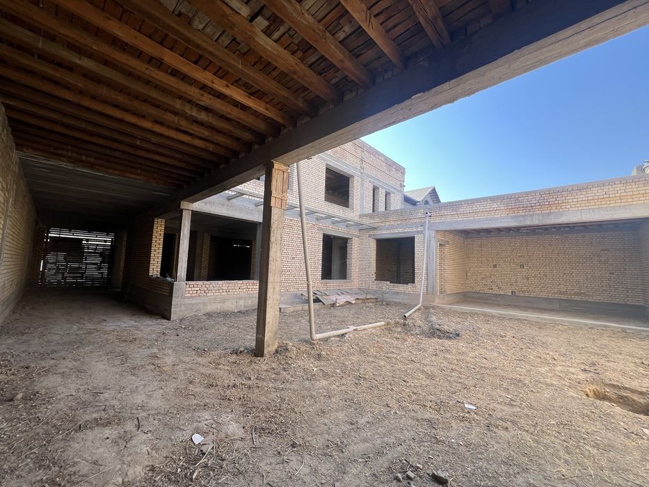 Mehnat Qizgaldok korobka holatda juda sifatli qurilgan asfalt bogan