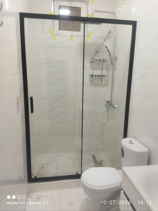 Dush kabina rombik oynalar perilla eshik rollarga oyna