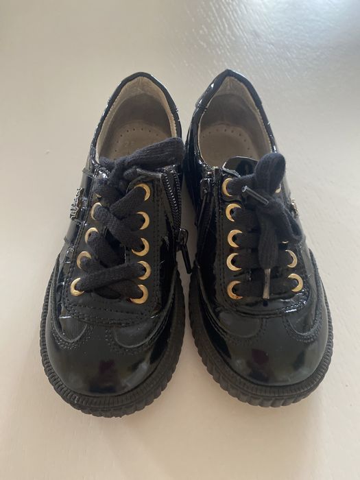 Продам туфли для девочки