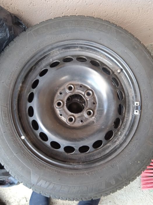 Джанти за Мерцедес ЕТ44 6j 15 А класаW169 25лв бройката R15 без Гуми .