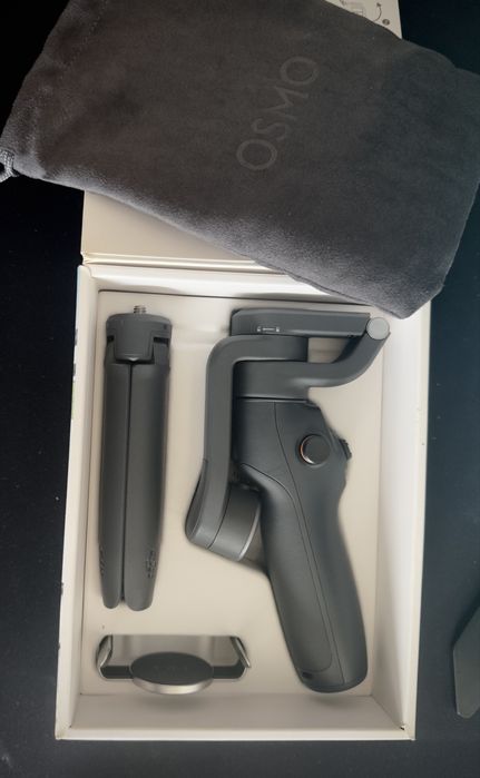 Stabilizator DJI Osmo Mobile 6 – ca nou, cu toate accesoriile