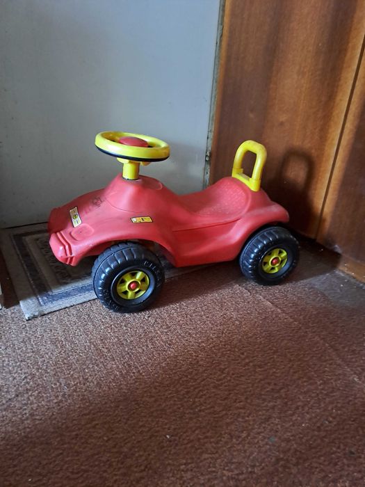 Детска кола подходяща за момичета и момчета