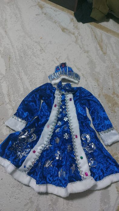 Продам костьюм снегурочка