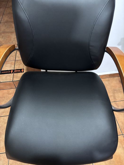 Vand 3 scaune pentru salon coafura