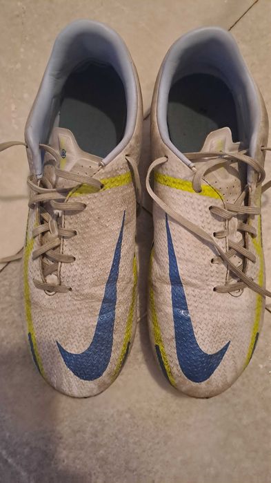 Футболни бутонки