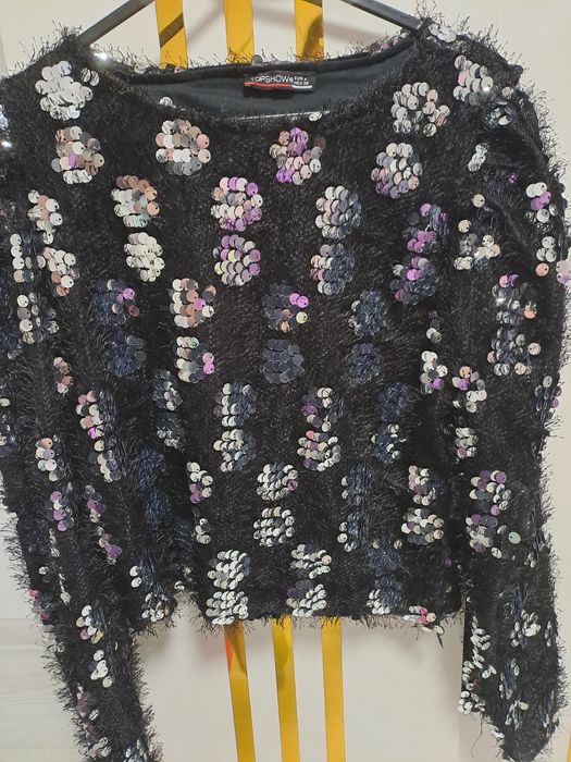 Официална блуза.