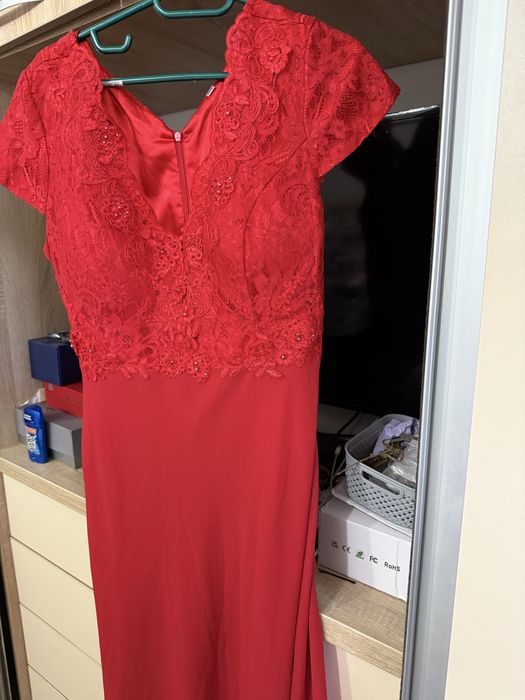 Rochie eleganta de culoare rosie marimea xxxl