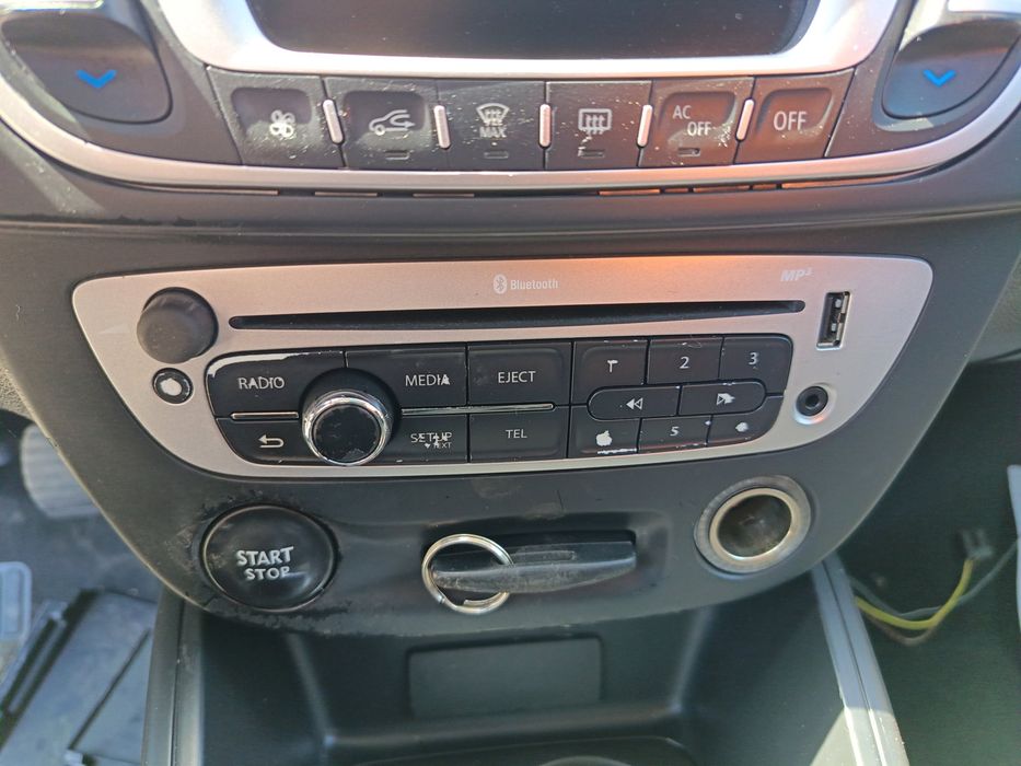 Radio CD Renault Megane 3 [Fabr 2008-2015]