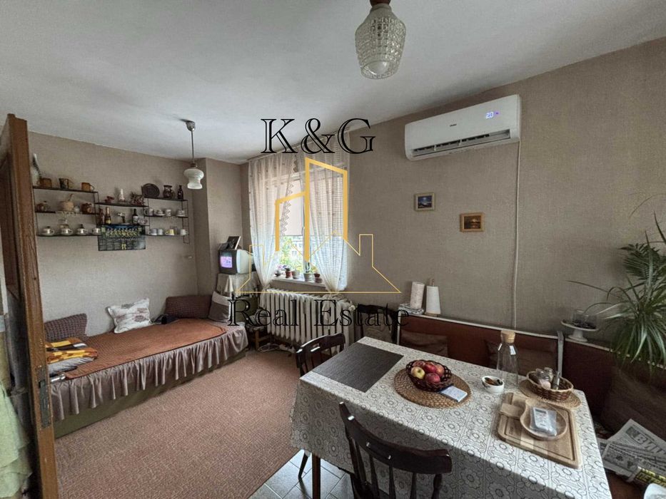 Двустан разширен апартамент -Център !