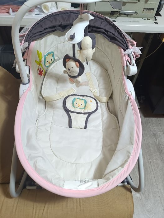 Бебешко кошче/шезлонг Mastela 5в1 лилав с музика и вибриране.