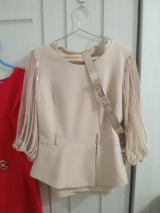 Продам нарядные платья — отличное состояние!