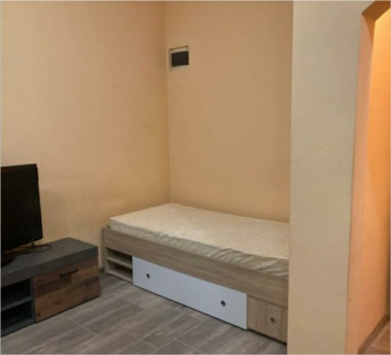 Дава се под наем Ателие в София, Люлин 8 - 28 кв.м за 300 € - Снимка #1