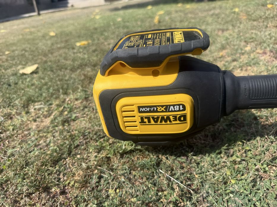 DEWALT DCM561 18V XR – акумулаторен тример / косачка за трева – без батерия