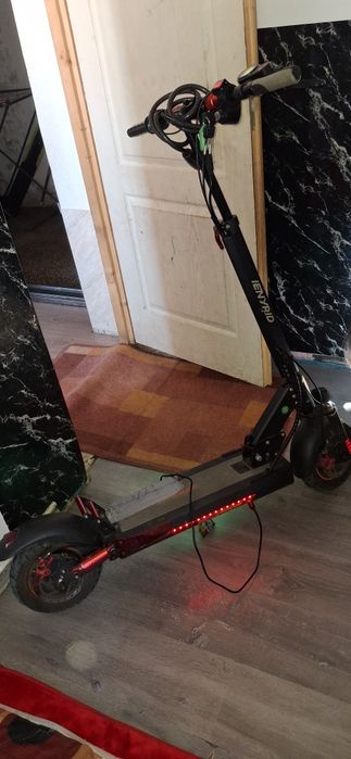 Vand trotineta electrica Problema este ca nu am acte la ia cai adusa din anglia si nu are un stop in rest e perfect buna preț 15 milioane negociabil