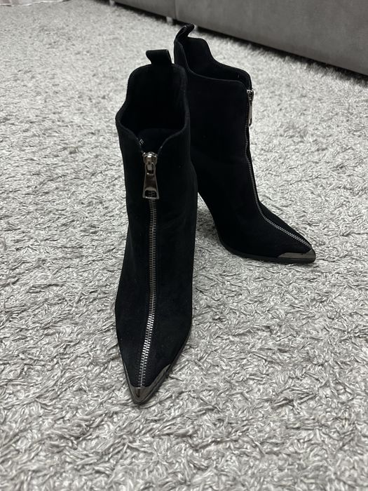 Продам ботильоны  39рр