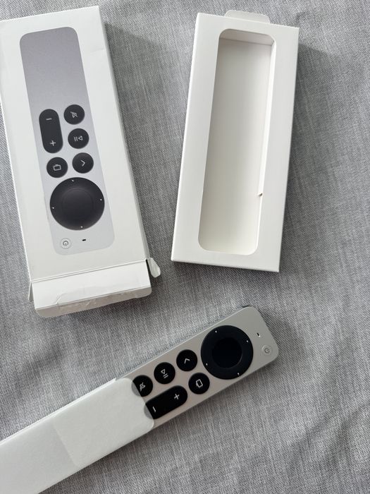 Telecomanda Apple Siri Remote 3rd Generation, USB-C, pentru Apple TV Model A2854, argintiu/negru