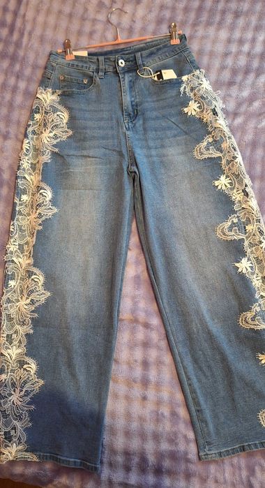 Различни модели дънки