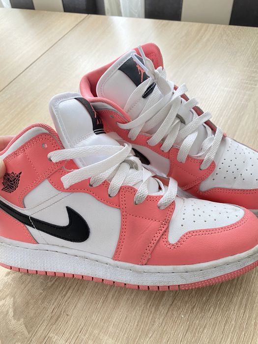 Pantofi sport Nike air jordan 1 Mid Pastel Black Toe. 37.5 marime