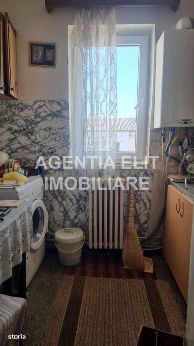 Apartament 3 camere, zona Colegiului Gheorghe Asachi